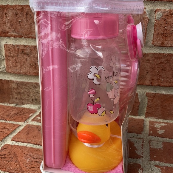 Le Bebe Favorite Baby Girl 10-Piece Pink Gift Set - Picture 4 of 9